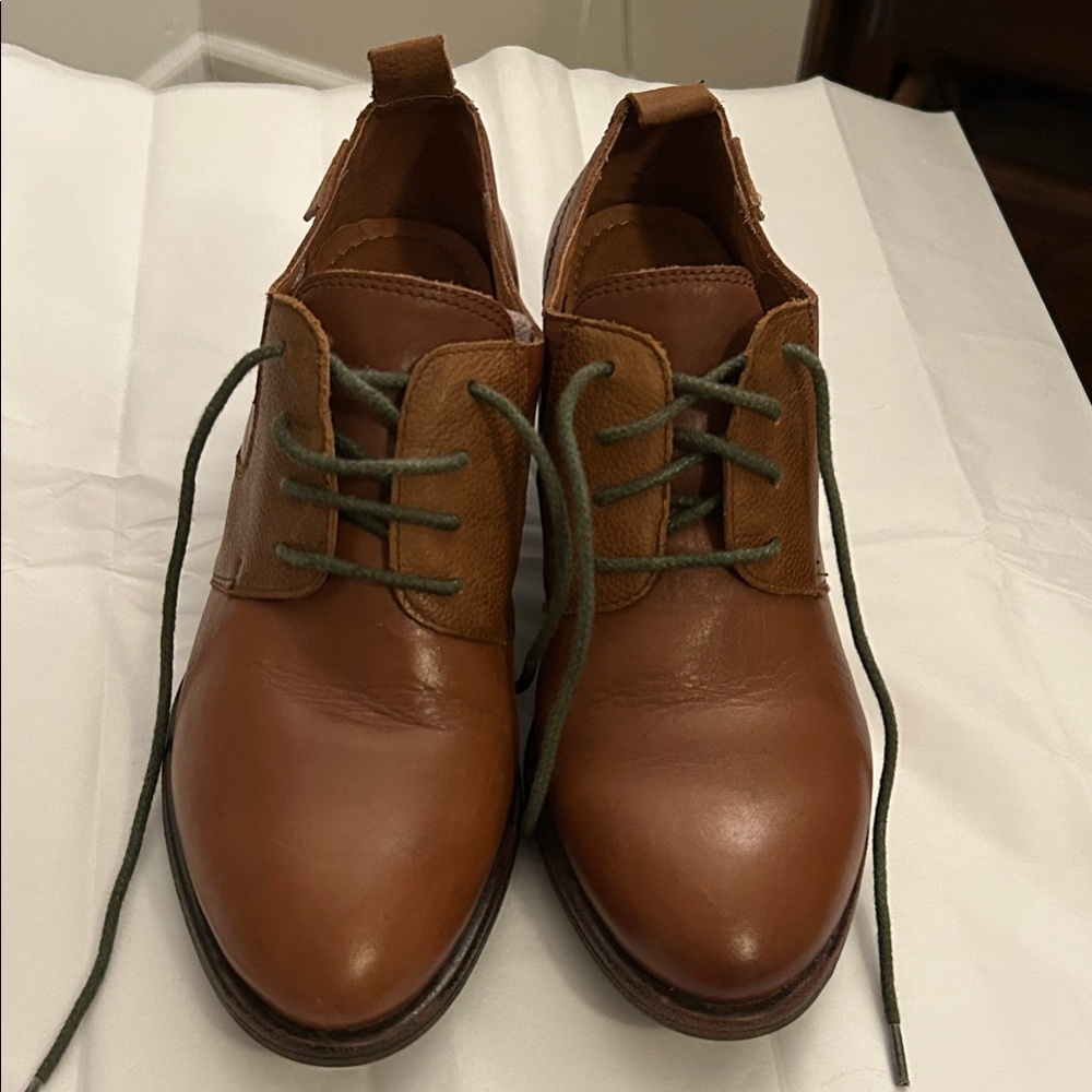PIKOLINOS Women’s Tan Leather Oxfords.